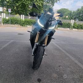 BMW S1000XR TRIPLE BLACK CARBON
