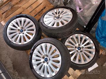 4 Cerchi FORD 17" + Gomme Pirelli