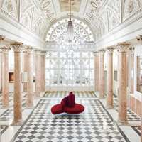 TATLIN - EDRA Divano a spirale rosso in alcantara