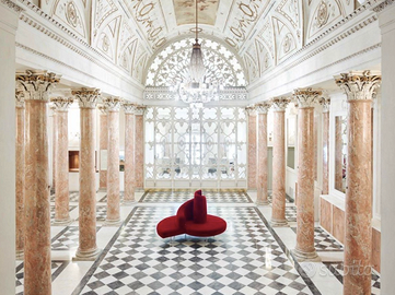 TATLIN - EDRA Divano a spirale rosso in alcantara