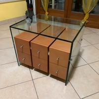 Comodino con cassetti