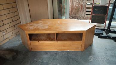 Mobile angolare Ikea in legno.