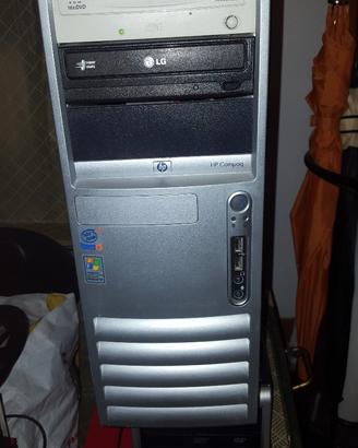 Computer hp/compaq/dell completi di monitor