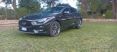 Infiniti q30