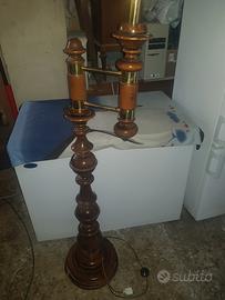 Piantana antica in legno Lampada da terra