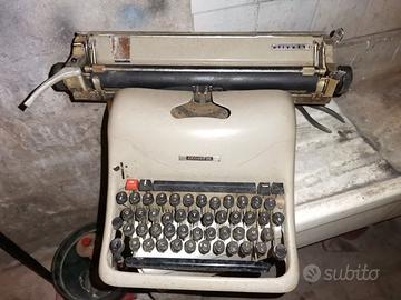 Macchina da scrivere olivetti