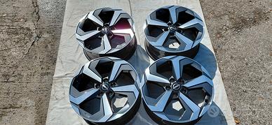Cerchi originali Nissan da 18