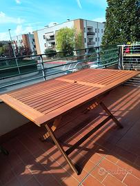 Tavolo da esterno in legno 