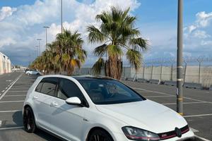 Volkswagen Golf GTI Performance 2.0 TSI 230CV