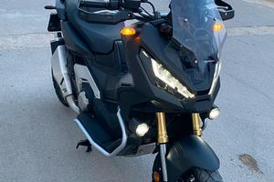 Honda xadv 750 2023 km 7000 pari al nuovo