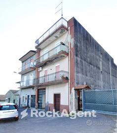 APPARTAMENTO 4 VANI SAN PIETRO CLARENZA (CT)