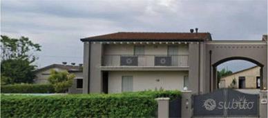 Immobile in asta di 268 m² con più di 5 locali e b
