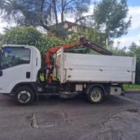 Isuzu autocarro con braccio