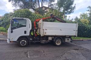 Isuzu autocarro con braccio