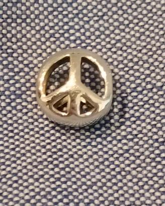 Mini charm Pandora ,pace