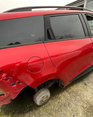 RENAULT CLIO station wagon 2013 PER RICAMBI