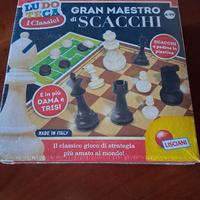 gioco degli scacchi più dama e tris