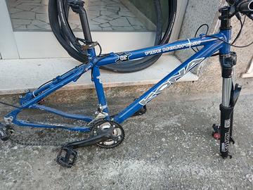 telaio mtb kona forcella rock shox tora 318