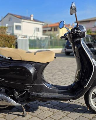 Vespa Piaggio - 125 LX