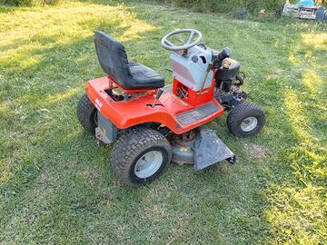 trattorino tagliaerba rasaerba OleoMac 12,5/96