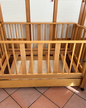 Lettino in legno Reguitti con cassetto e rotelle
