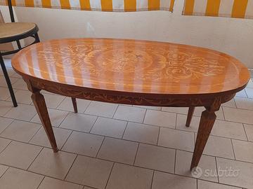 Tavolino intarsiato