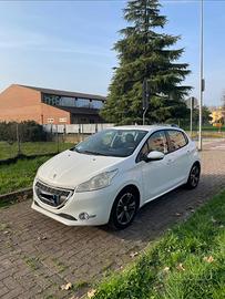 Peugeot 208 allure 2014