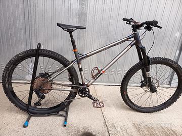 terra codadura - front enduro 