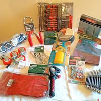 LOTTO FERRAMENTA almeno 80 pezzi quasi tutto nuovo