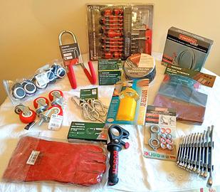 LOTTO FERRAMENTA almeno 80 pezzi quasi tutto nuovo