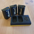 Tre batterie BLK22 Patona Protect + caricatore