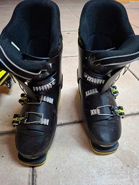 sci + attacchi + scarponi + bacchette