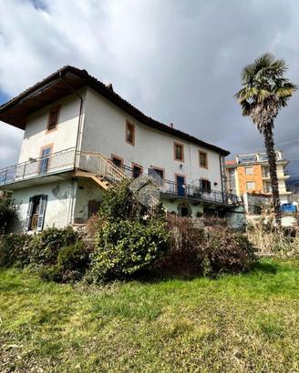 CASA SEMINDIPENDENTE A COLLERETTO CASTELNUOVO