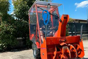 T41 Tagliaerba trattorino Husqvarna con fresa da n