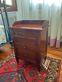 Comodino in ciliegio