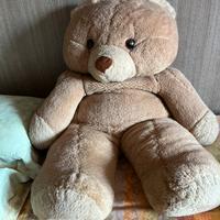 Pupazzo orso gigante