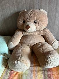 Pupazzo orso gigante