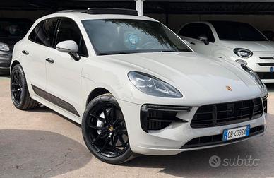 Porsche Macan Turbo CV 441