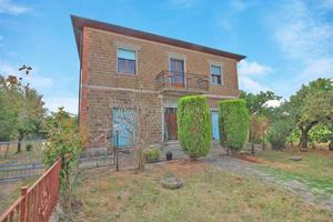 Sinalunga (SI), casa singola con terreno