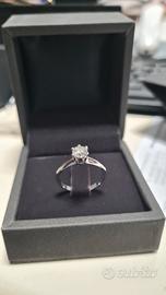 Anello diamante solitario 0,7ct 