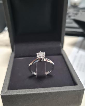 Anello diamante solitario 0,7ct 
