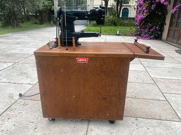 Macchina da cucire Levi’s