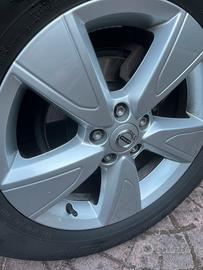 Cerchi in lega e pneumatici