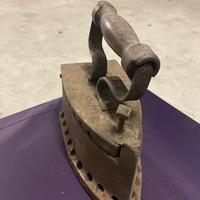 Ferro da stiro antico