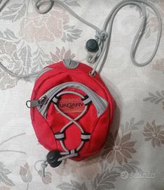 Borsello rosso Varary con foro per cuffie