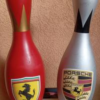 Birilli Porsche e Ferrari