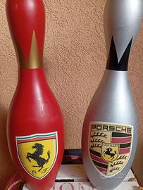 Birilli Porsche e Ferrari