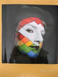 Libro volti truccati del carnevale Veneziano 