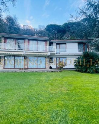 Villa di 1421 m² a Camogli