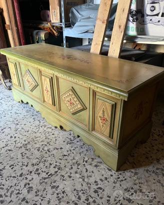 Cassapanca stile Veneziano